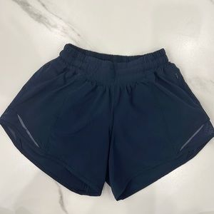 Lululemon Hotty Hot High Rised Lined Short 2.5” in Navy